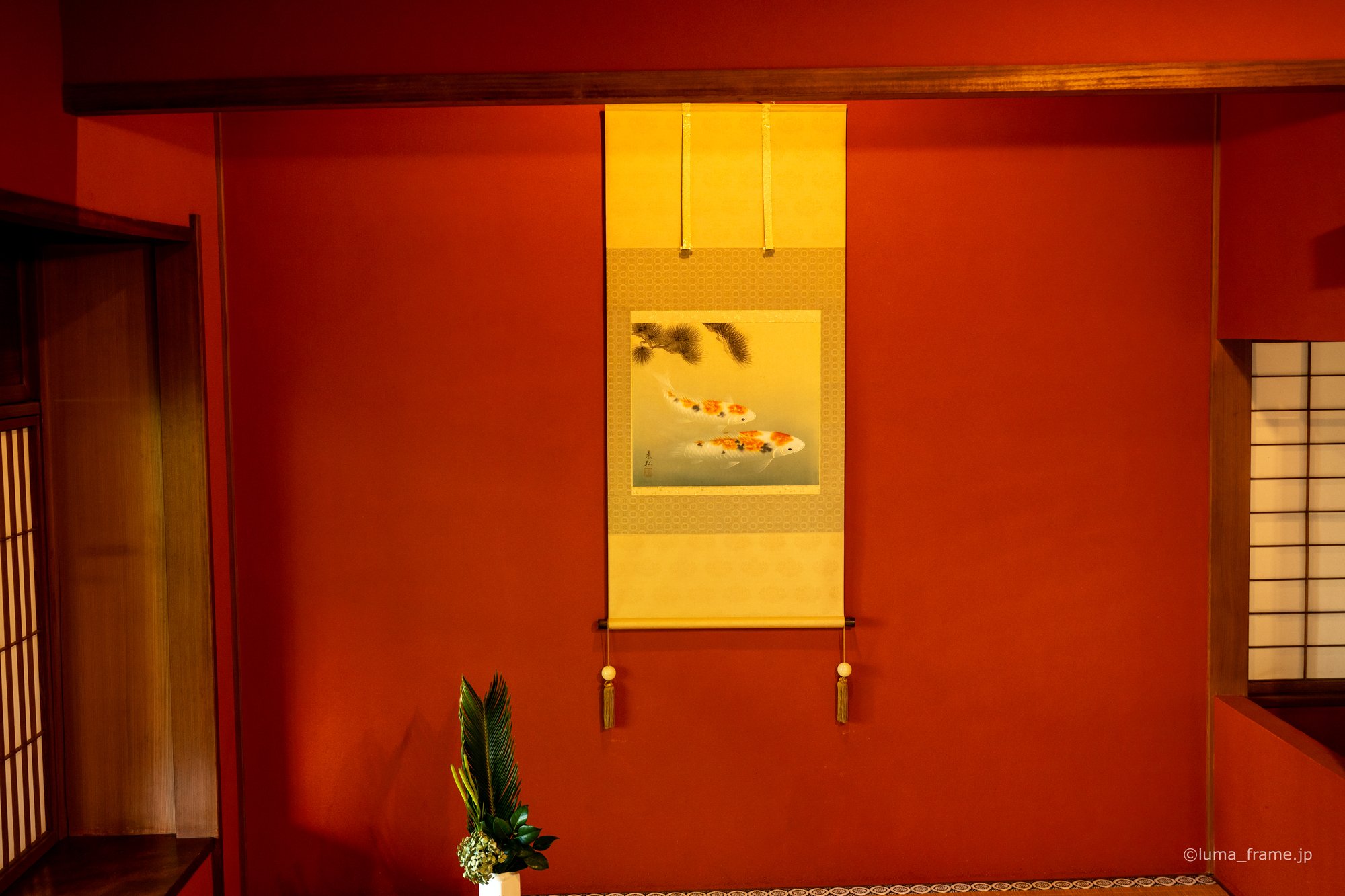 朱の床の間 / 熱海で撮影した風景写真。The Vermilion Alcove (Nikon Z6III / LUMA Frame)