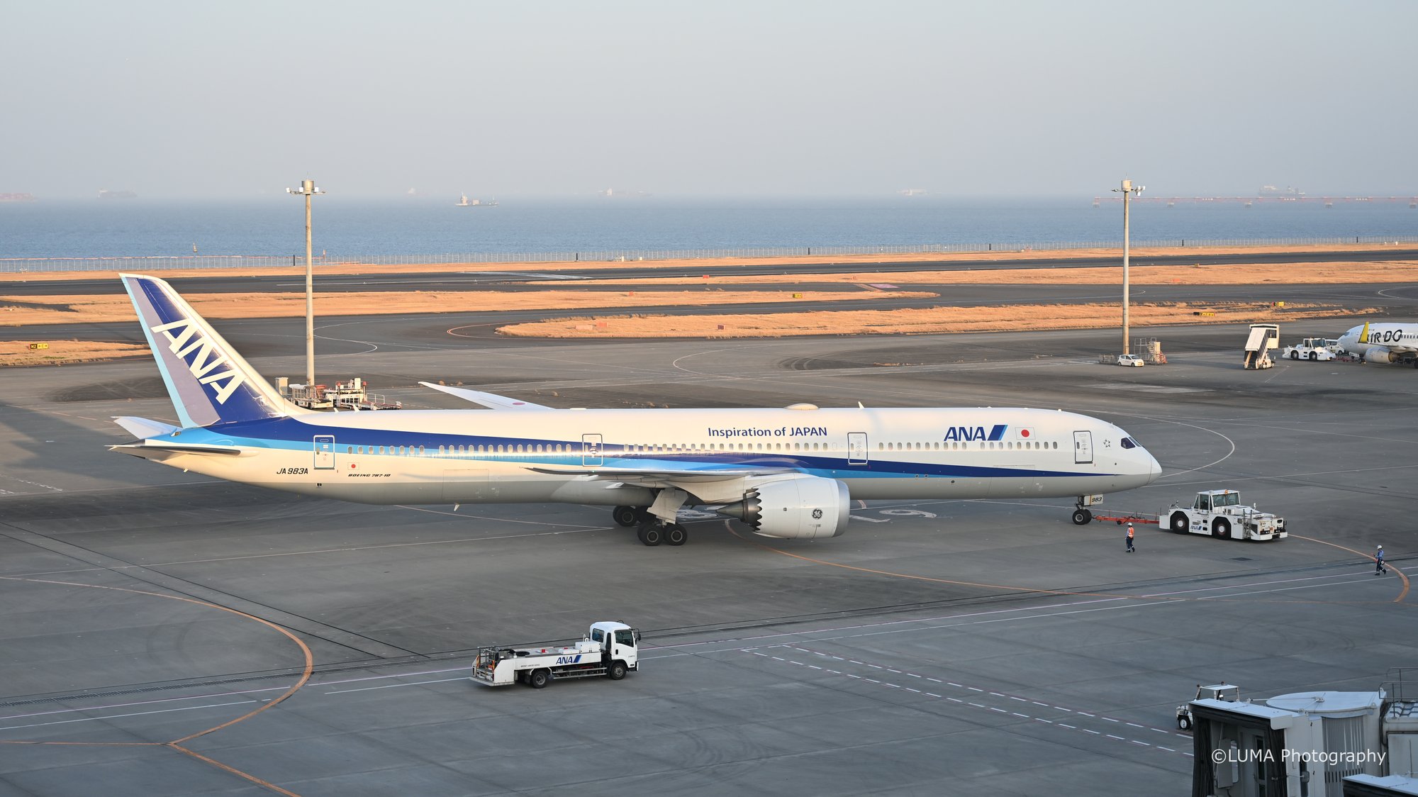 青組発進 / 羽田空港で撮影した航空写真。Departure TEAM BLUE (Nikon Z6III / LUMA Frame)
