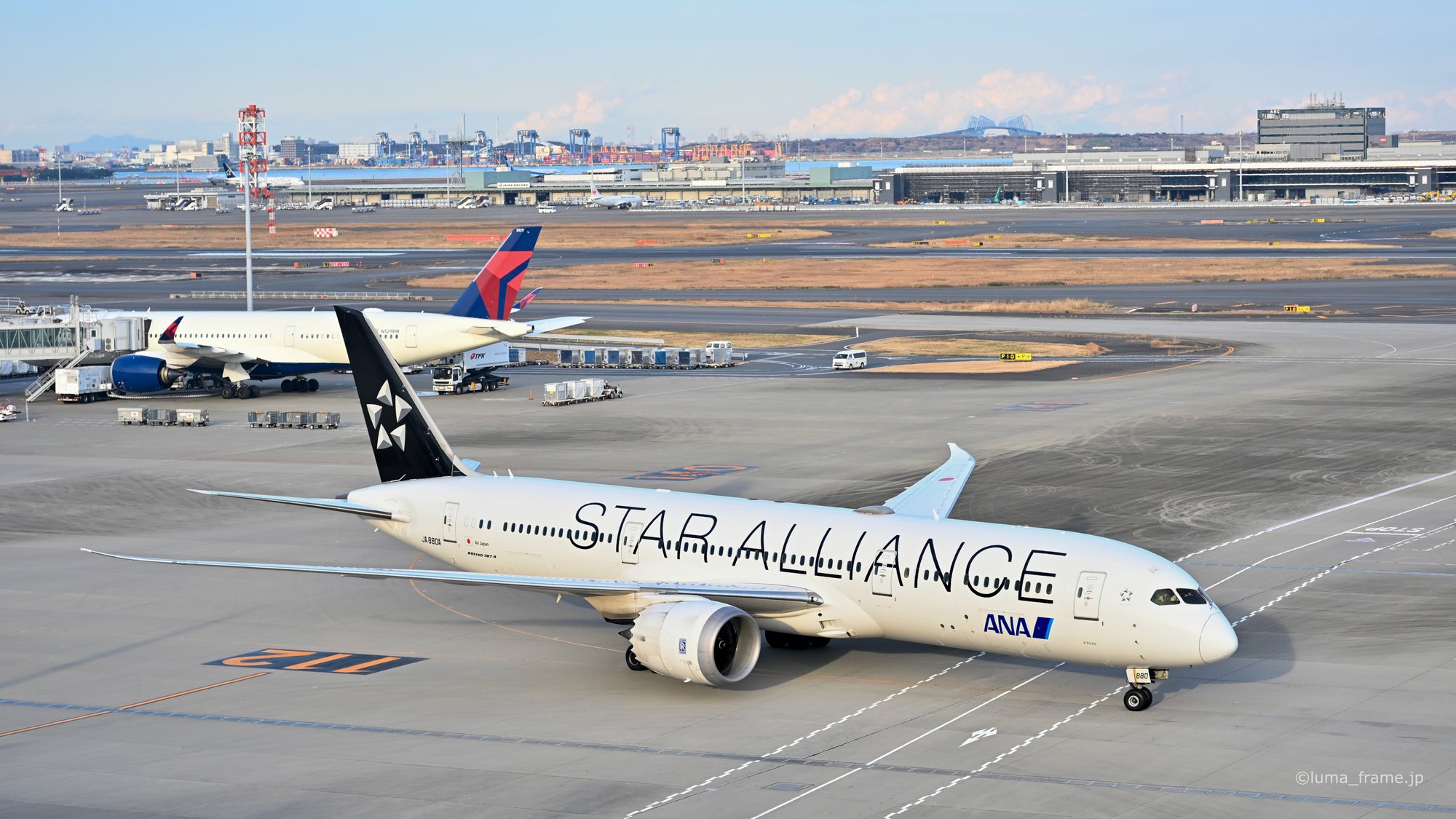 スターアライアンス塗装の787 / 羽田空港で撮影した航空写真。A Star Alliance 787 (Nikon Z6III / LUMA Frame)