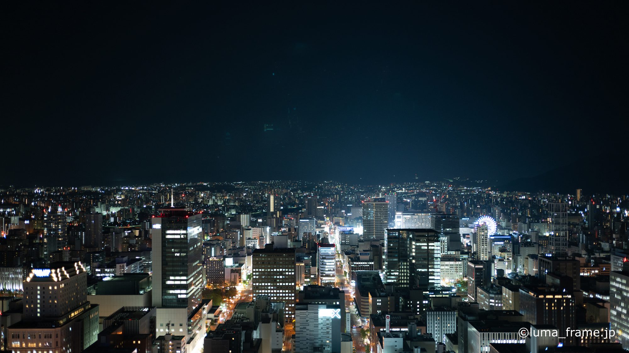 宵の街 / 札幌 JRタワーで撮影した都市写真。City at Dusk (Nikon Z6III / LUMA Frame)