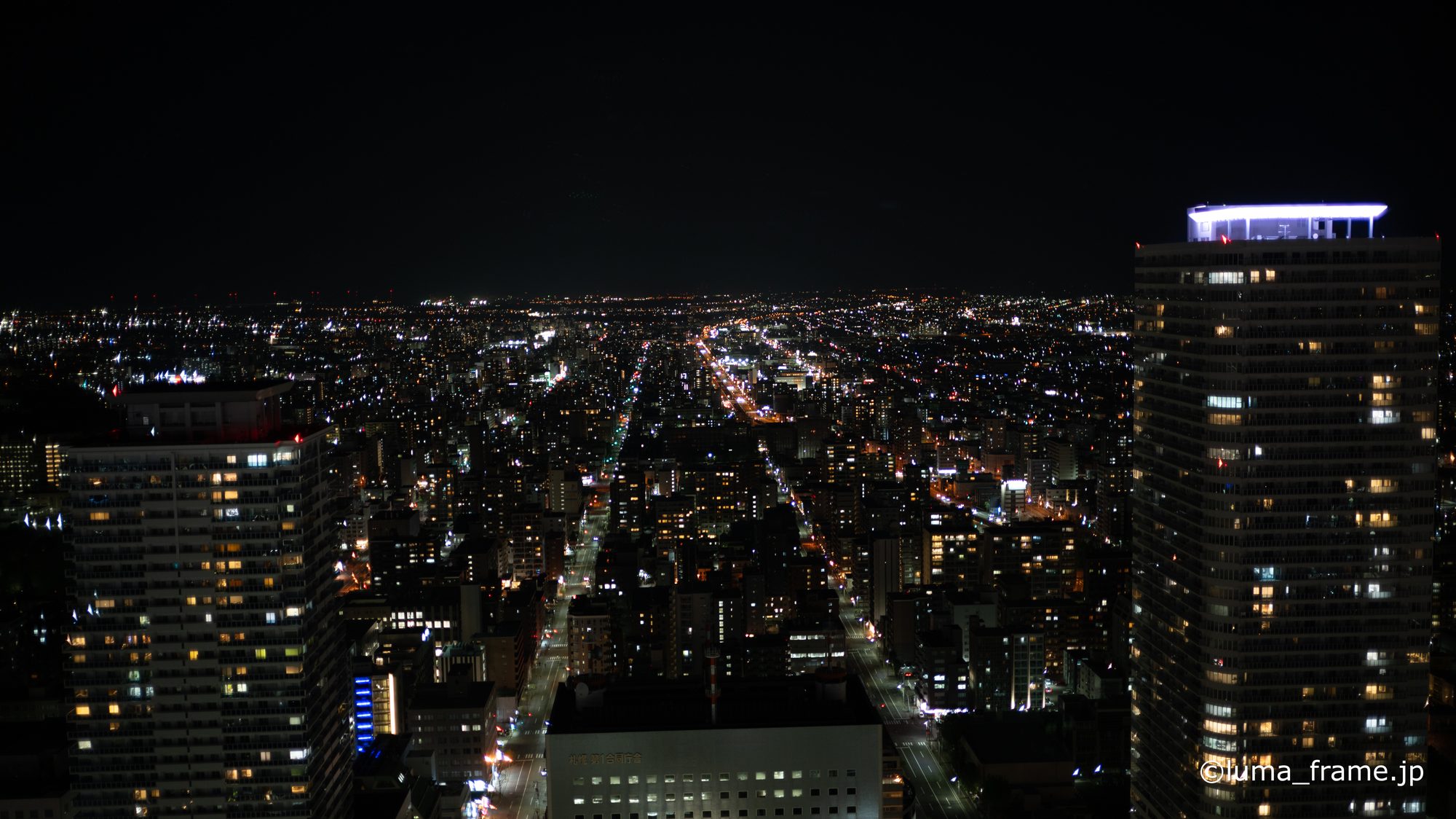 光の海 / 札幌 JRタワーで撮影した都市写真。Sea of Lights (Nikon Z6III / LUMA Frame)