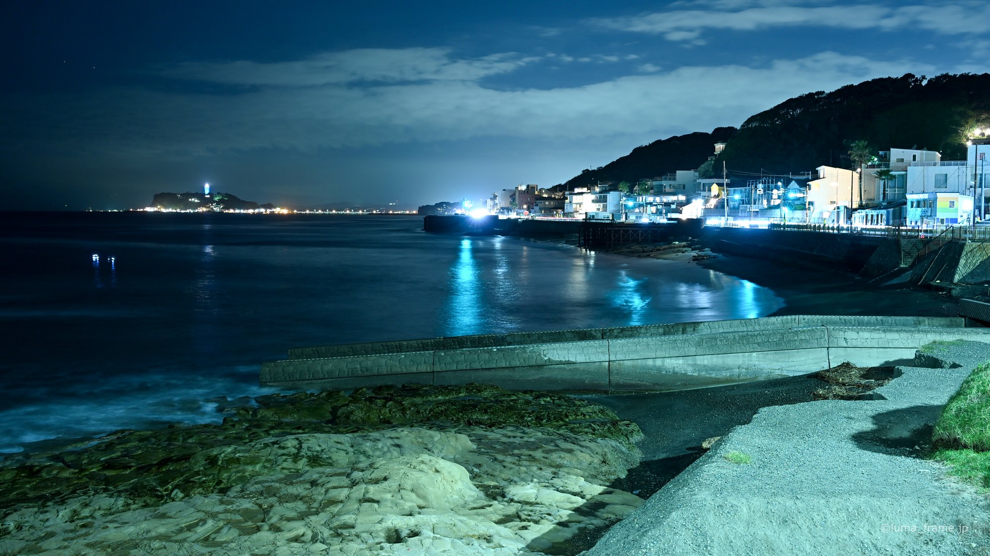 夜の磯 / 湘南・江ノ島で撮影した風景写真。The Rocks at Night (Nikon Z6III / LUMA Frame)